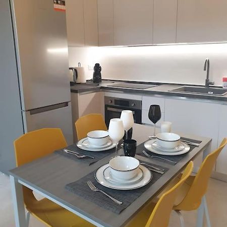 Dimora Di Privacy Fronte Parco E Ospedale Di Monza Apartment Лисоне Екстериор снимка